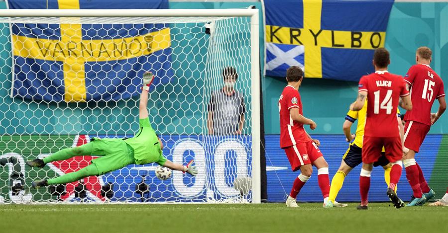 Forsberg le ganó el duelo entre Suecia y Polonia al histórico Lewandowski