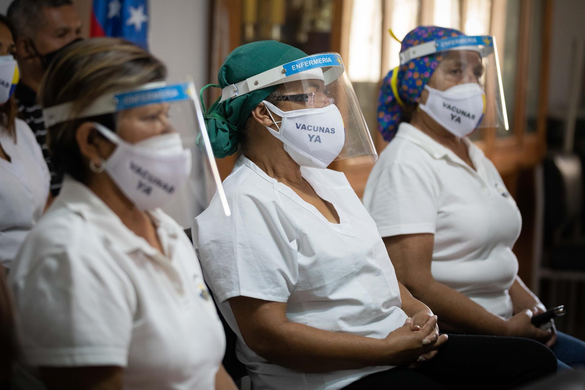 Expertos dejan en la calle al régimen: No es verdad que el personal de salud de Venezuela esté vacunado