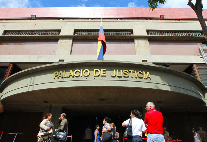 Tribunal de Maduro mantiene juicio seguido contra Rafael Ramírez
