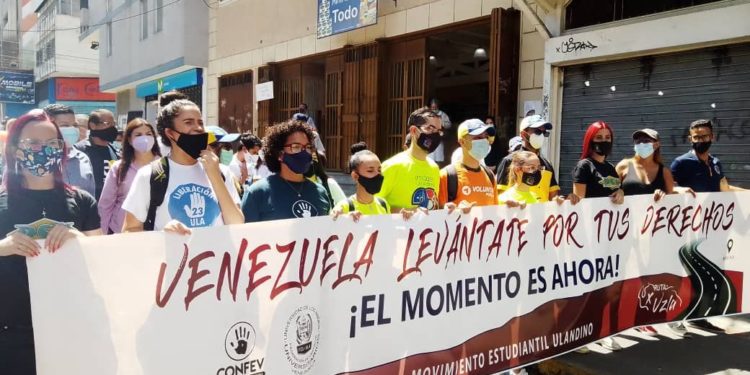 Trabajadores del sector salud se unen a los estudiantes en su Ruta por Venezuela