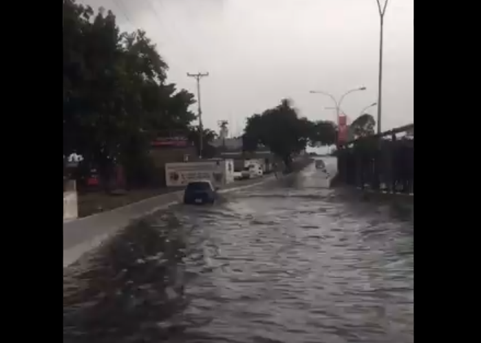 En VIDEO: Lluvias convirtieron al distribuidor Altamira en una laguna este #24Jun