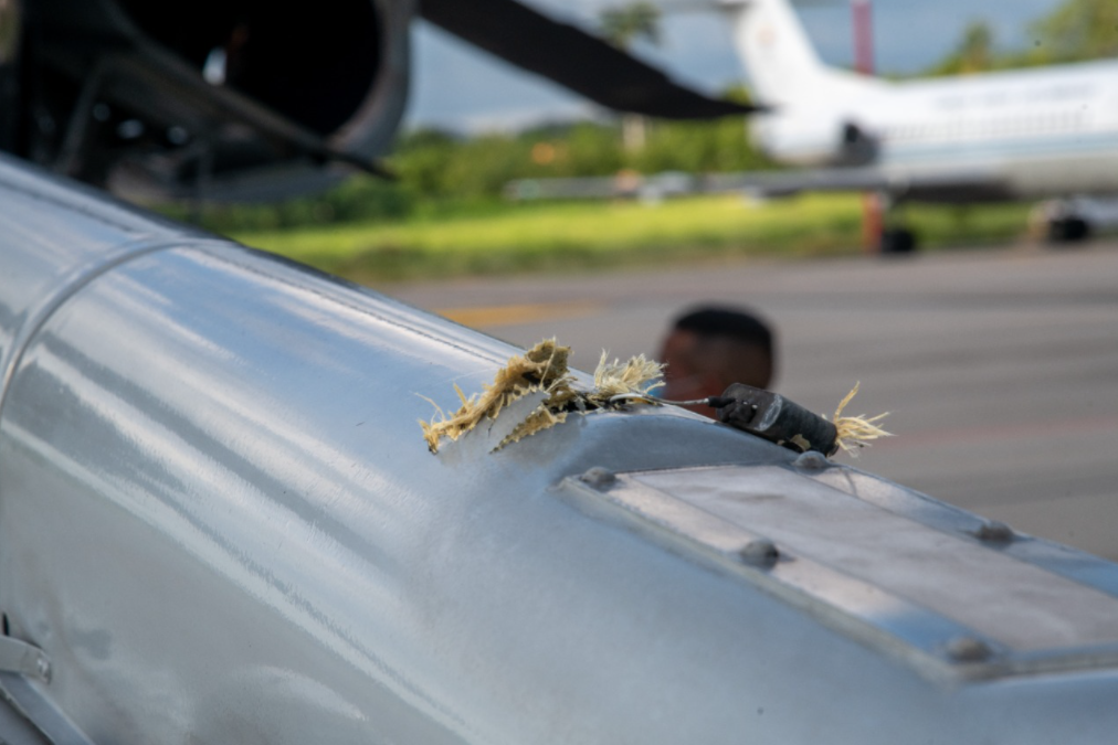 En FOTOS: El helicóptero donde viajaba Iván Duque tras el ataque con disparos