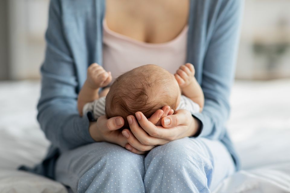 La presencia de ciertos contaminantes en el aire y el agua pueden influir en si un bebé nacerá niño o niña, según estudio