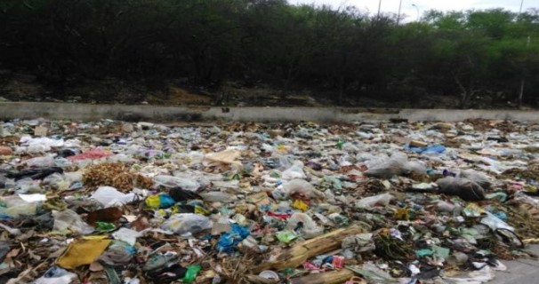 Denunciaron que el cementerio de Cumaná está convertido en un basurero