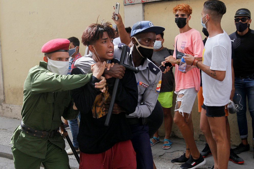 Dictadura cubana puso bajo arresto domiciliario a varias personas tras protestas