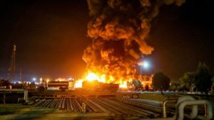 Al menos tres muertos tras explosión de un oleoducto en Irán