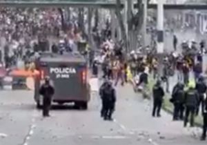 Policías y civiles heridos tras fuertes enfrentamientos en el centro de Cali