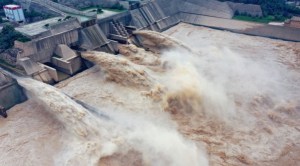 China, en alerta ante inminente colapso de una mega represa