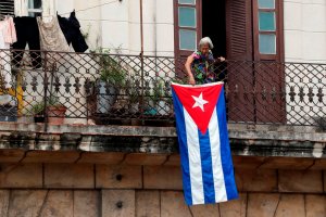 Cómo China y Huawei ayudan al régimen cubano a mantenerse a flote