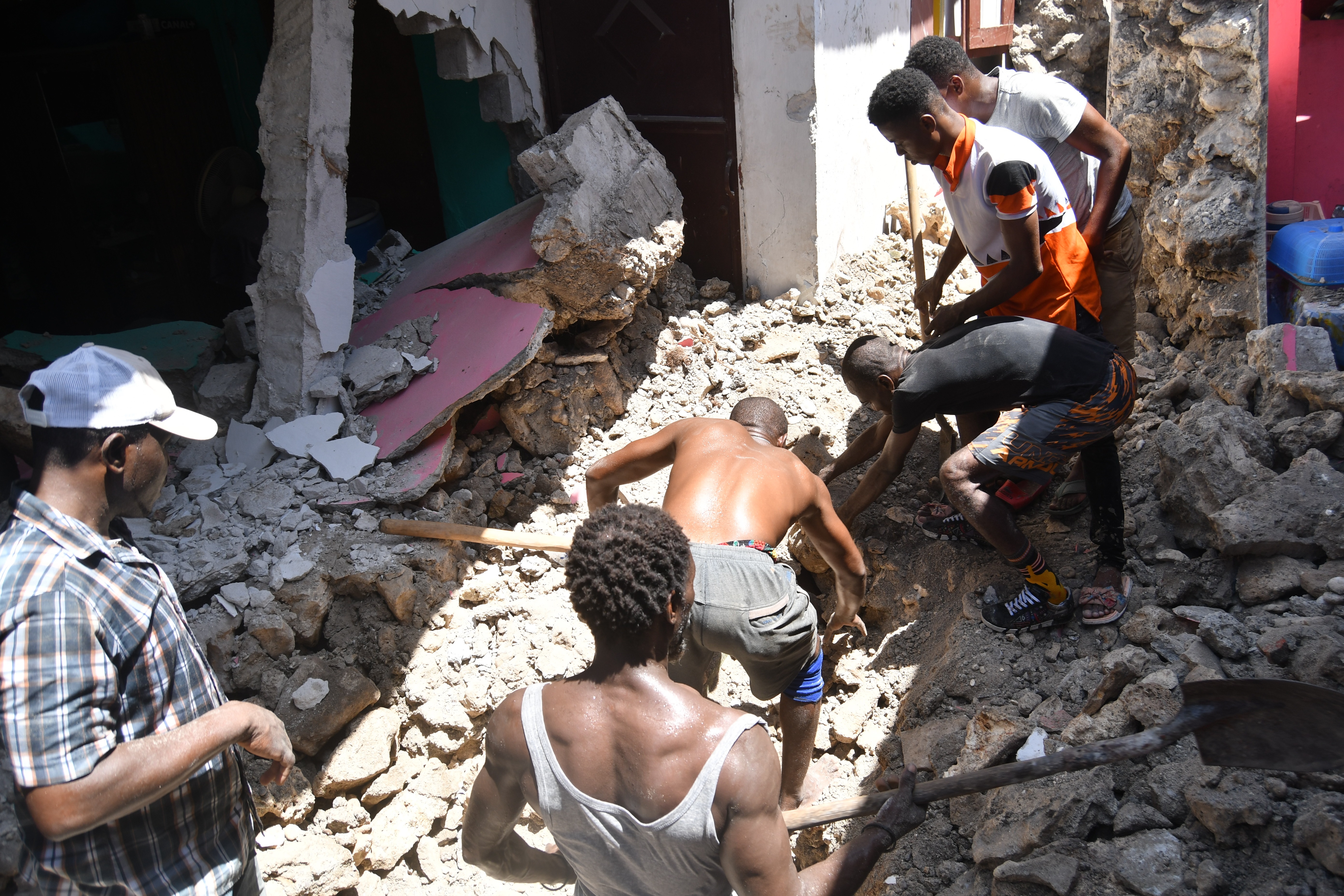 El papa Francisco pide la ayuda y solidaridad internacional tras el terremoto en Haití