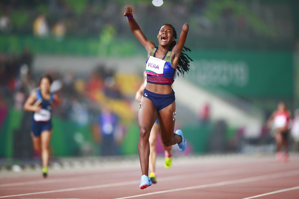 ¡Grande! La venezolana Lisbeli Vera hace historia y consiguió la medalla de plata en los 400 metros T47 paraolímpicos