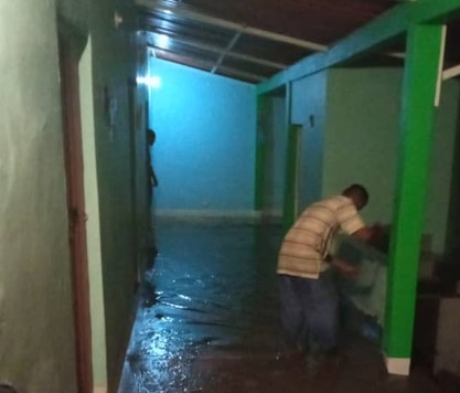 Pánico en Mérida: Desborde del río Albarregas inundó los hogares de una comunidad (Fotos y Video)