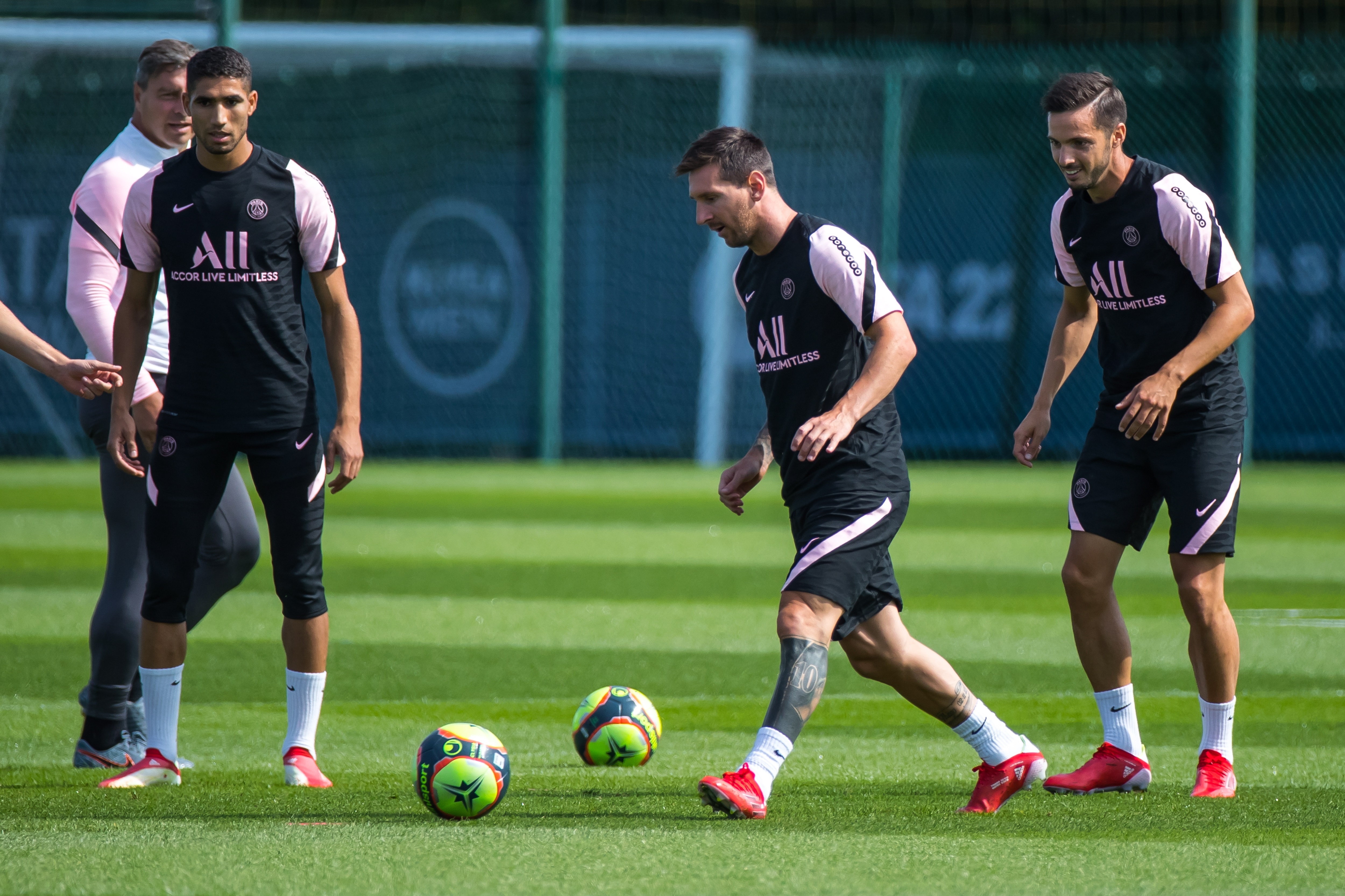 La cábala de Messi previo a un entrenamiento con el PSG que causó furor en las redes (VIDEO)