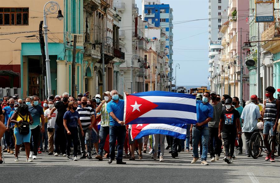 Activistas y periodistas cubanos rechazan nuevas restricciones aprobadas por la dictadura