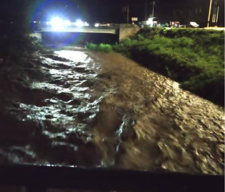 Incomunicado el sector La Tomatera en Tovar por recientes lluvias (video)