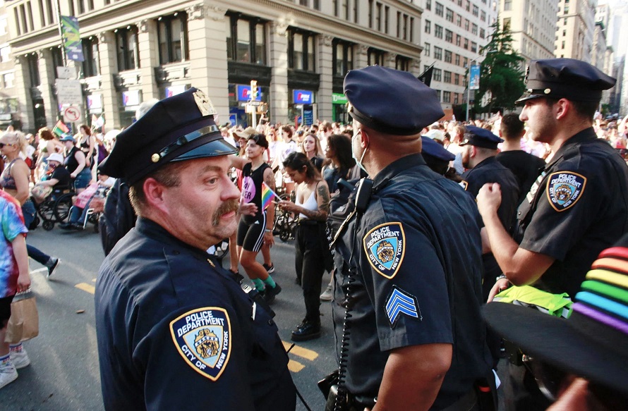 Solo el 43 por ciento de la fuerza laboral de la Policía de Nueva York se ha vacunado