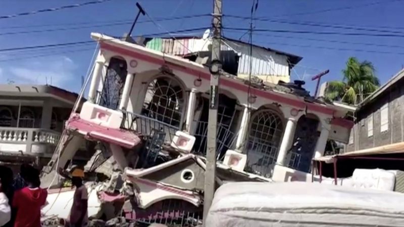 Cifra de fallecidos por sismo en Haití superó las mil 400