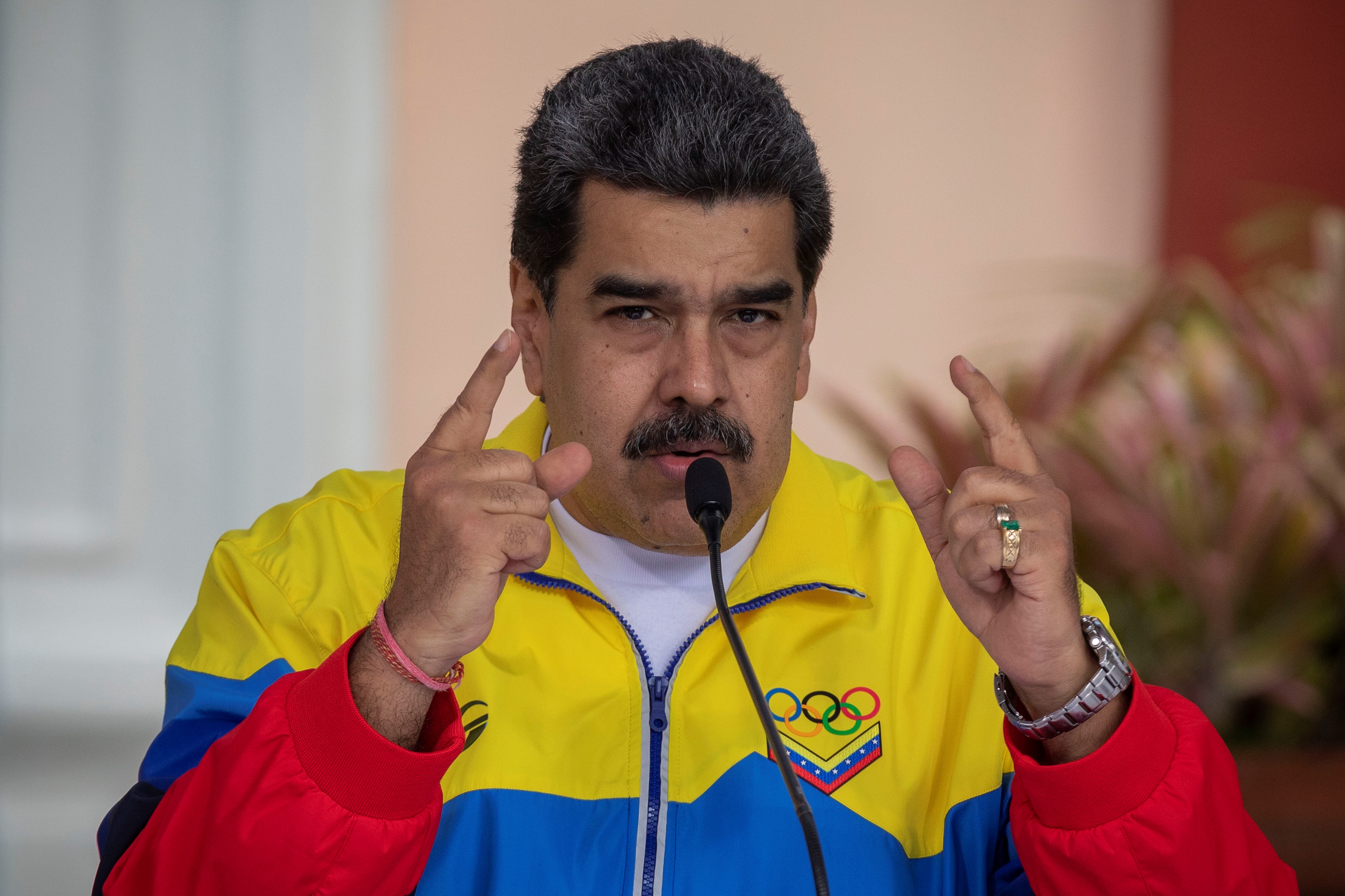 Maduro arremetió nuevamente contra gobernadores y alcaldes contrarios al chavismo