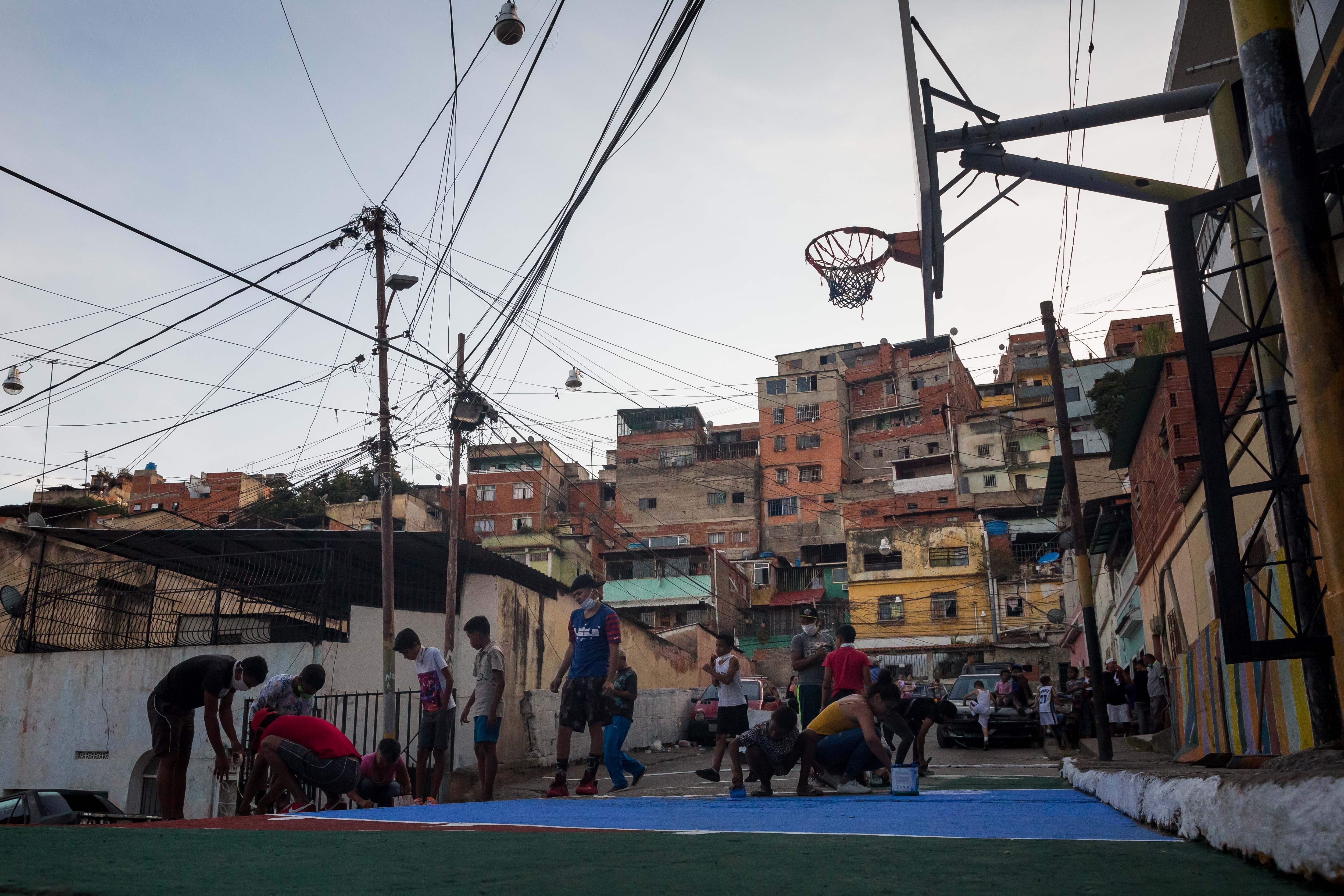 De canchas y matas, la comunidad de Caracas que reclama sus calles (Fotos)