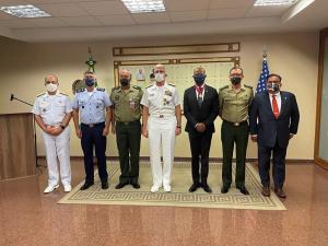 Jefe del Comando Sur visitó Brasil para tratar temas de seguridad en la región