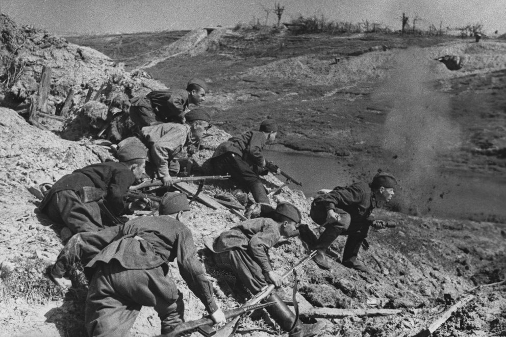 Hambre, canibalismo y 40 grados bajo cero: La batalla más larga y más sangrienta de la Segunda Guerra Mundial