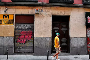 Las marcas en la nalga se las hizo su pareja: Policía confirma que la polémica “agresión homófoba” de Madrid fue un acto consentido