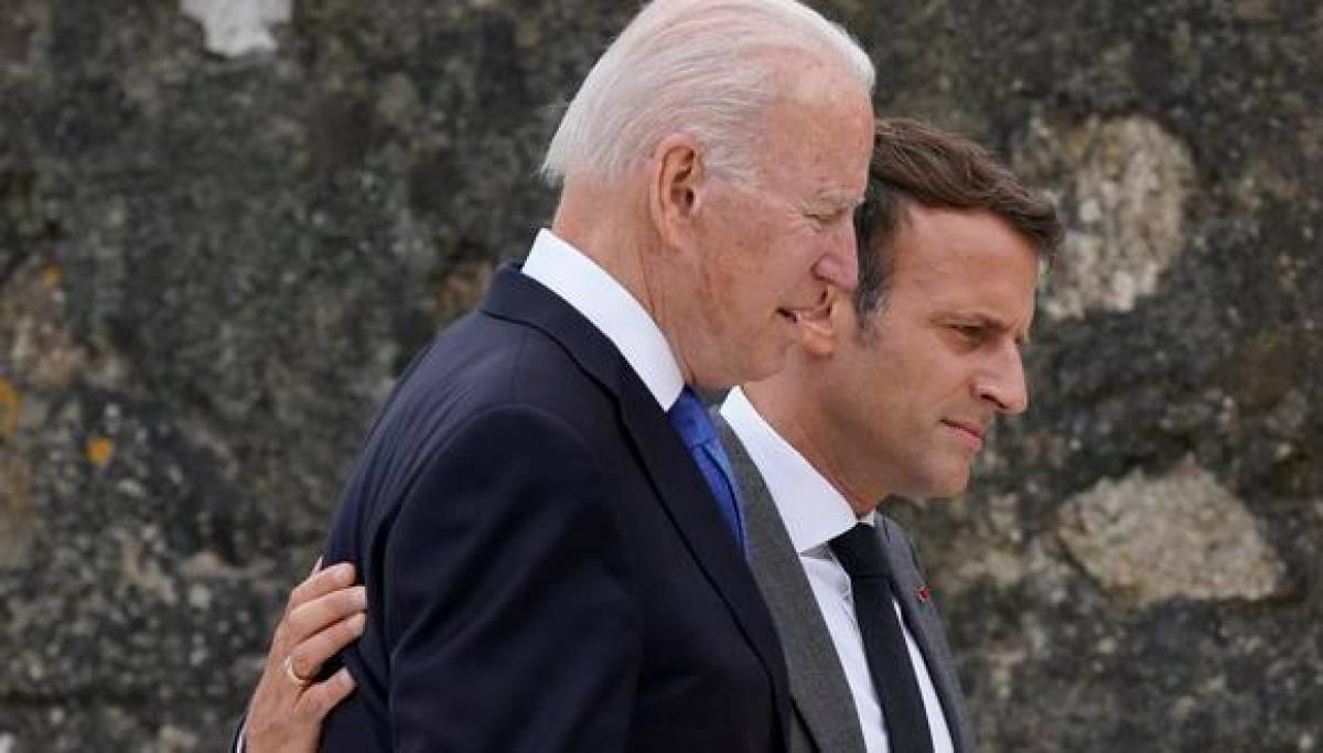 Biden y Macron acordaron reunirse en Europa en octubre para rebajar tensiones