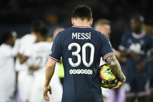 PSG remontó ante el Lille, con Messi sustituido en el descanso “por precaución”