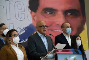 El País: El chavismo afronta su golpe más duro en años tras la extradición de Alex Saab