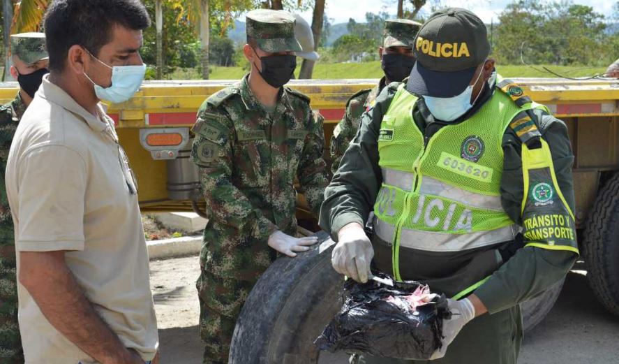 Golpe al narcotráfico en Colombia: Decomisaron enorme cargamento de clorhidrato de cocaína
