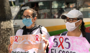 “Por favor, ayuden más”: Padres de pacientes denunciaron precariedad en el hospital JM de Los Ríos