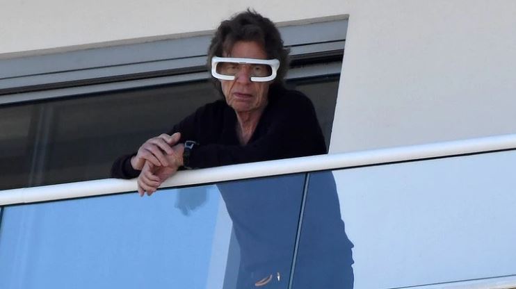 ¿Qué son los lentes de fototerapia con los que fue visto Mick Jagger en Miami?
