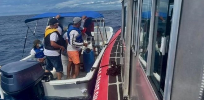 Guardia Costera de EEUU rescata a grupo de 12 balseros venezolanos cerca de Islas Vírgenes
