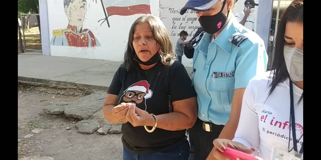 Votó por la MUD y le salió el Psuv: ciudadana fue detenida por romper boleta electoral en Lara (VIDEO)