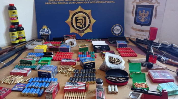 Condenaron a dos hombres en Uruguay que traficaban municiones para armas desde Argentina y las vendían en las redes sociales