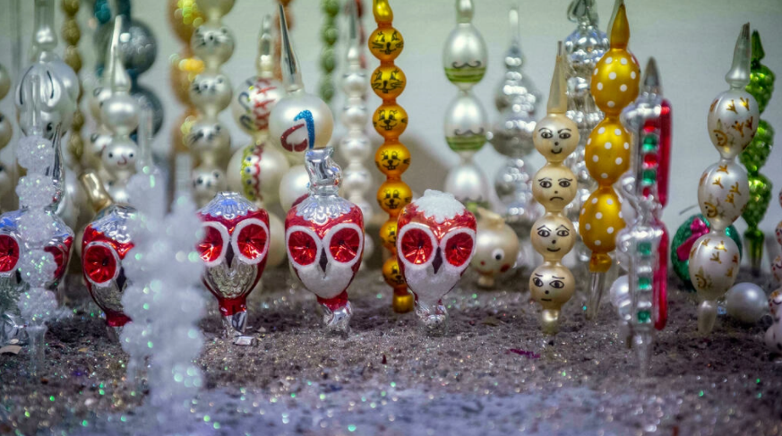 Adornos navideños artesanales checos, una historia de amor que se convirtió en patrimonio de la Unesco (Fotos)