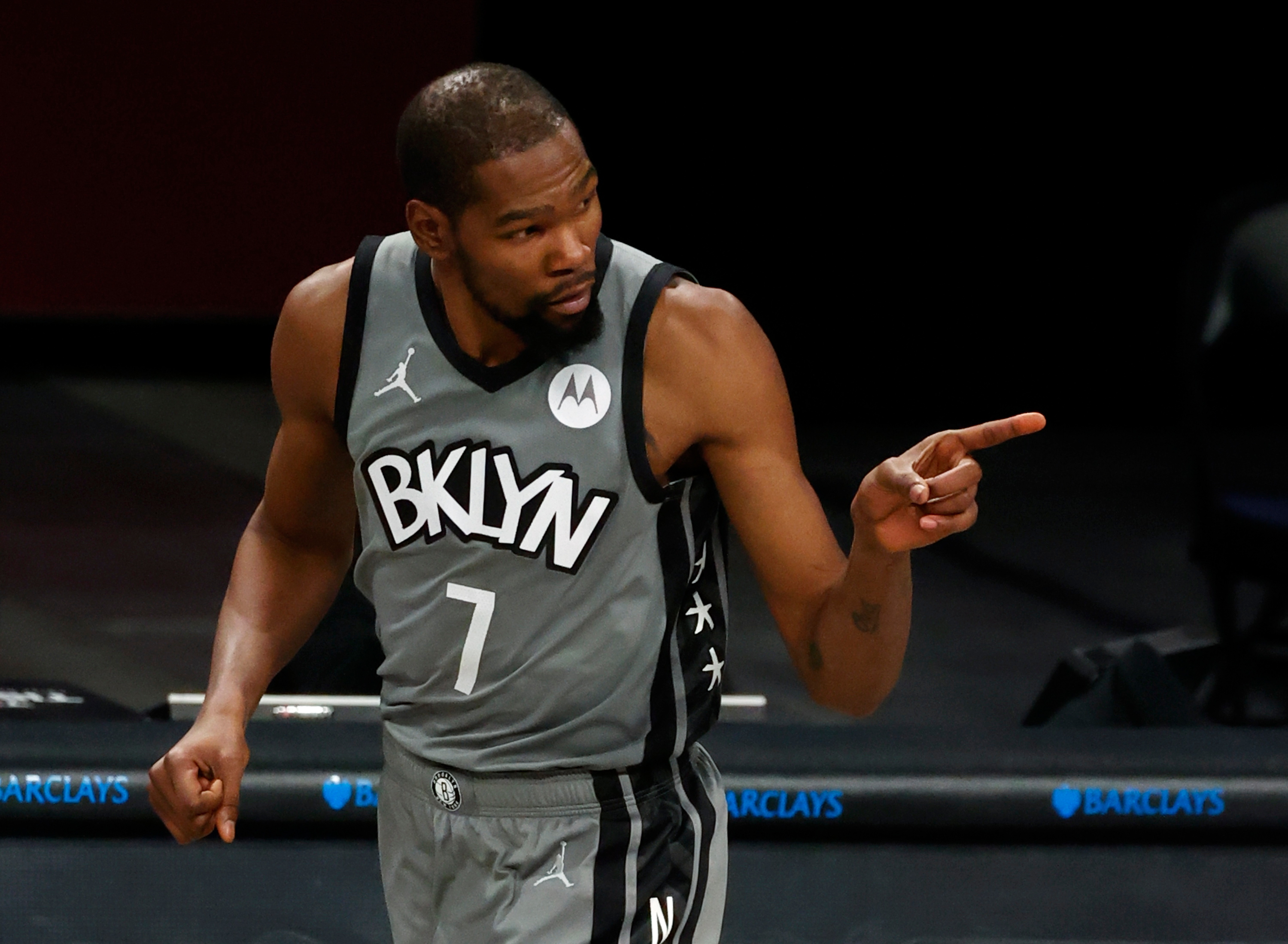 Kevin Durant y Kyrie Irving salen de la cuarentena tras diez días en aislamiento por Covid-19