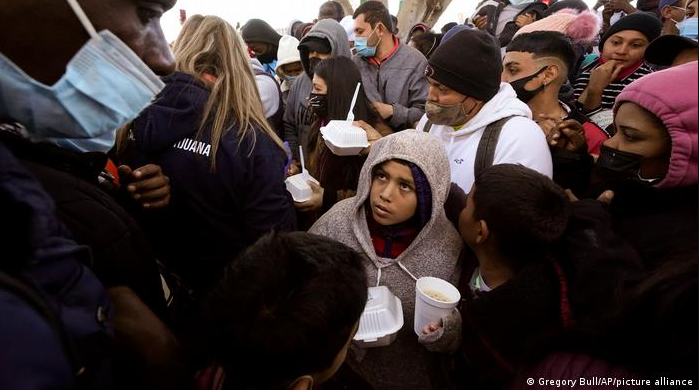 Albergues llenos y migrantes varados: Así es la situación en la frontera entre México y EEUU
