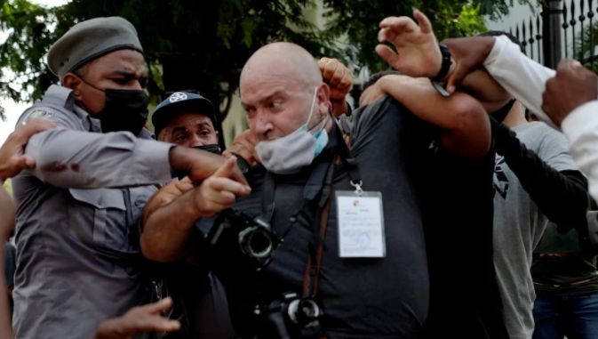 La dictadura cubana contabiliza 805 presos políticos, luego de las manifestaciones en su contra durante 2021