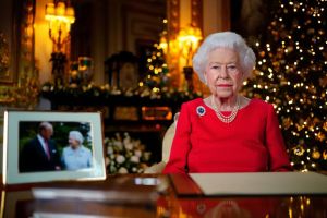 El sentido mensaje de la reina Isabel II en la primera Navidad sin su esposo