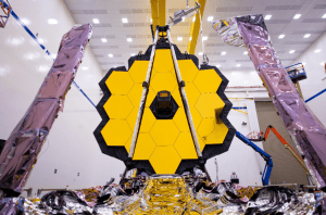 En FOTOS: Dentro de la sala de control del telescopio espacial Webb