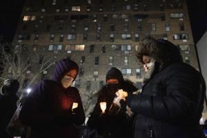 Una mirada y luego la cruda verdad: Testimonio del hermano de víctima en incendio de Nueva York