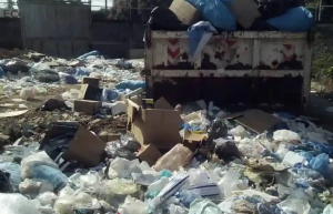 Alcaldía chavista de Barinas hace una semana que olvidó recoger la basura en el Hospital Luis Razetti (FOTOS)