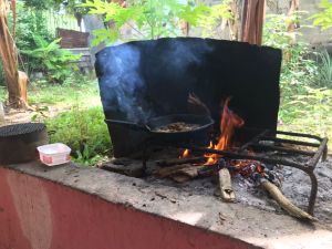 Aumentan afecciones respiratorias en un barrio de Bolívar por uso de fogones para cocinar