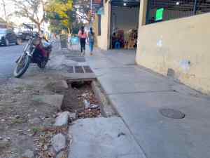 Alcantarillas sin rejillas son una “guillotina” para peatones en el centro de Bejuma