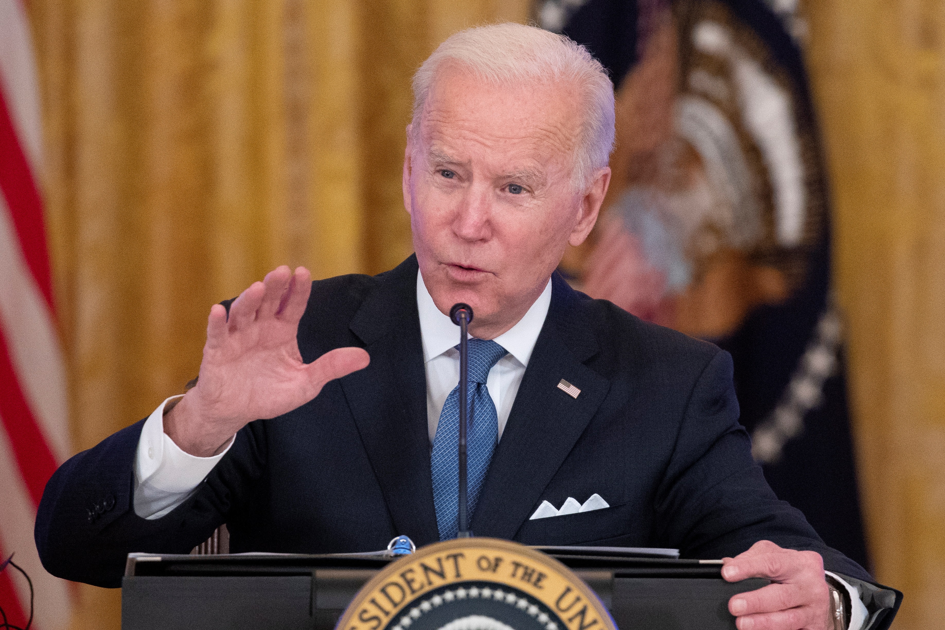 Biden promete a Kuleba asistencia de seguridad y económica para Ucrania