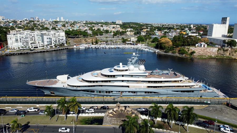 El yate de lujo vinculado a un magnate ruso que investiga República Dominicana (Fotos)