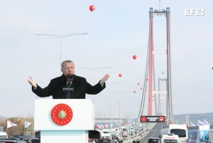 Turquía inaugura entre Asia y Europa el mayor puente colgante del mundo (FOTOS)