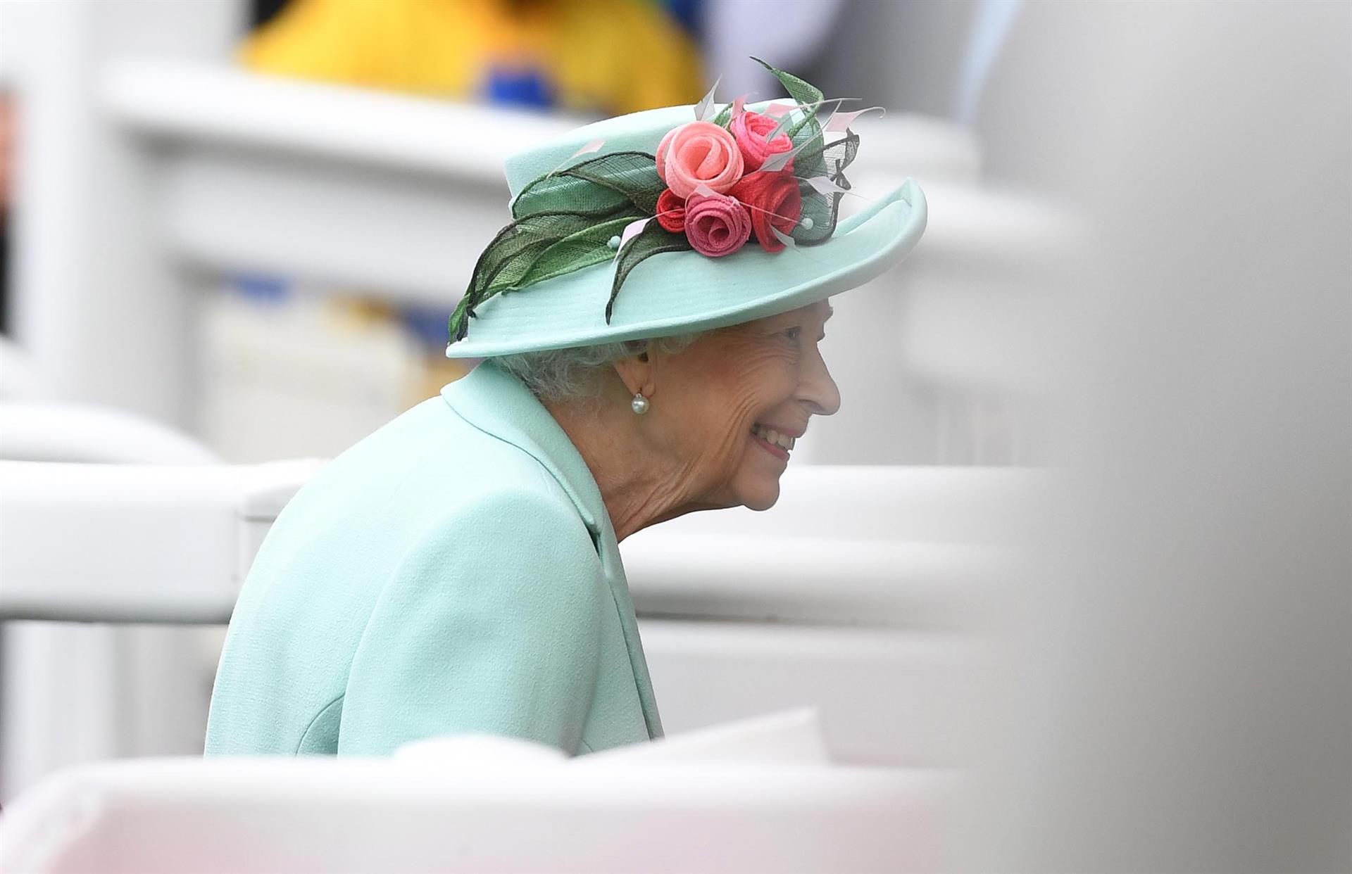 La reina Isabel II no asistirá a la tradicional misa del Jueves Santo