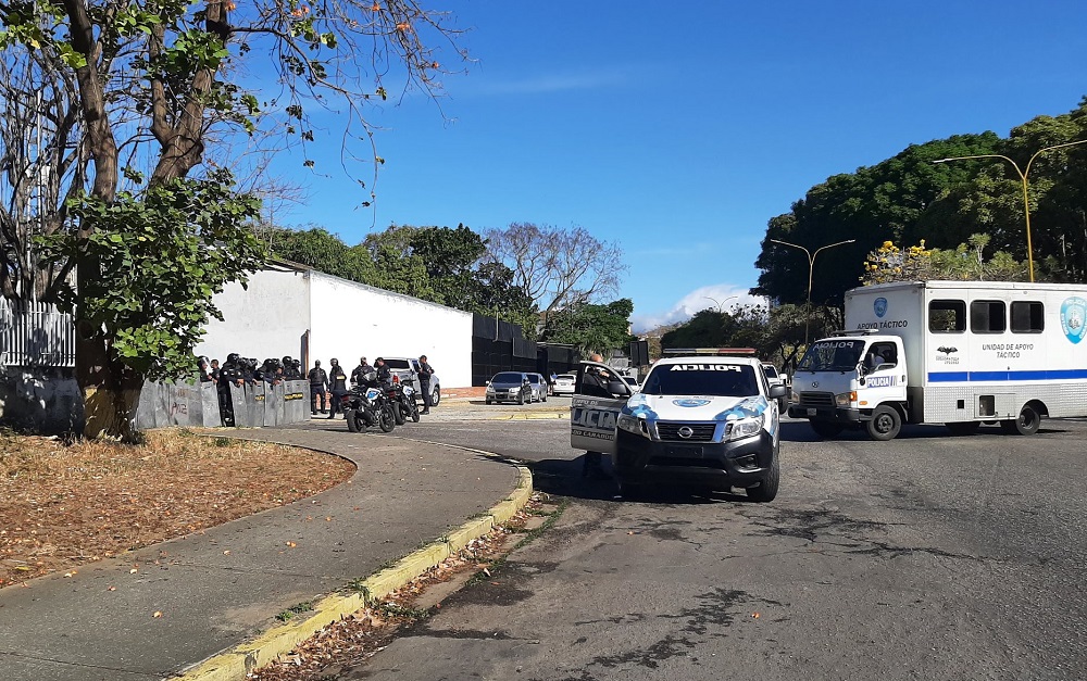 Observatorio Venezolano de Prisiones denuncia protesta de reclusos y familiares en la sede del Cicpc-Las Acacias